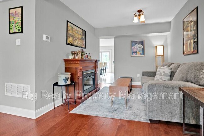 Building Photo - 268 Birch Dr