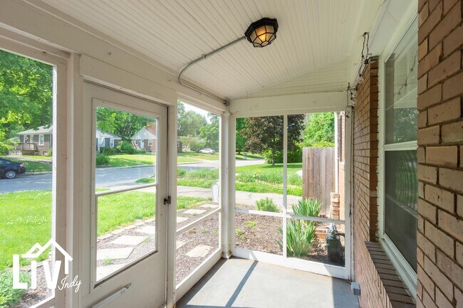 Foto del edificio - 5529 Primrose Ave