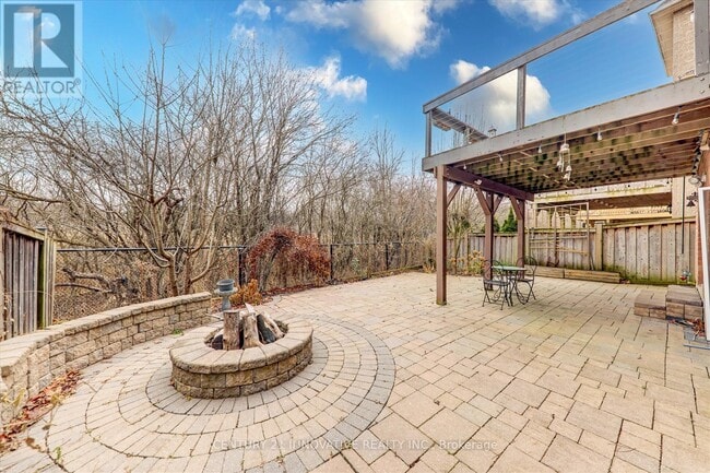 Building Photo - 53 Angier Crescent