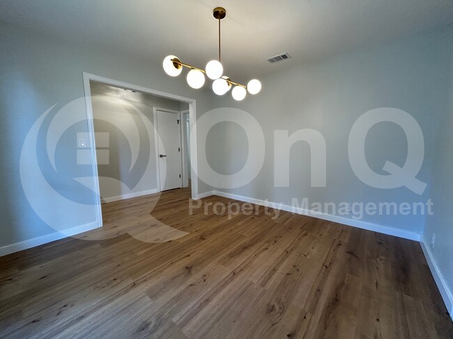 Building Photo - 608 High Meadow Dr