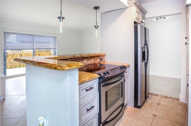 Foto del edificio - 8601 SW 94th St