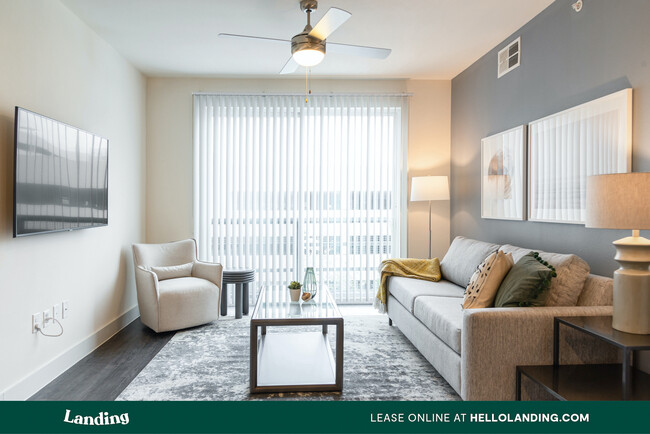 Foto del edificio - 8100 Cypresswood Dr