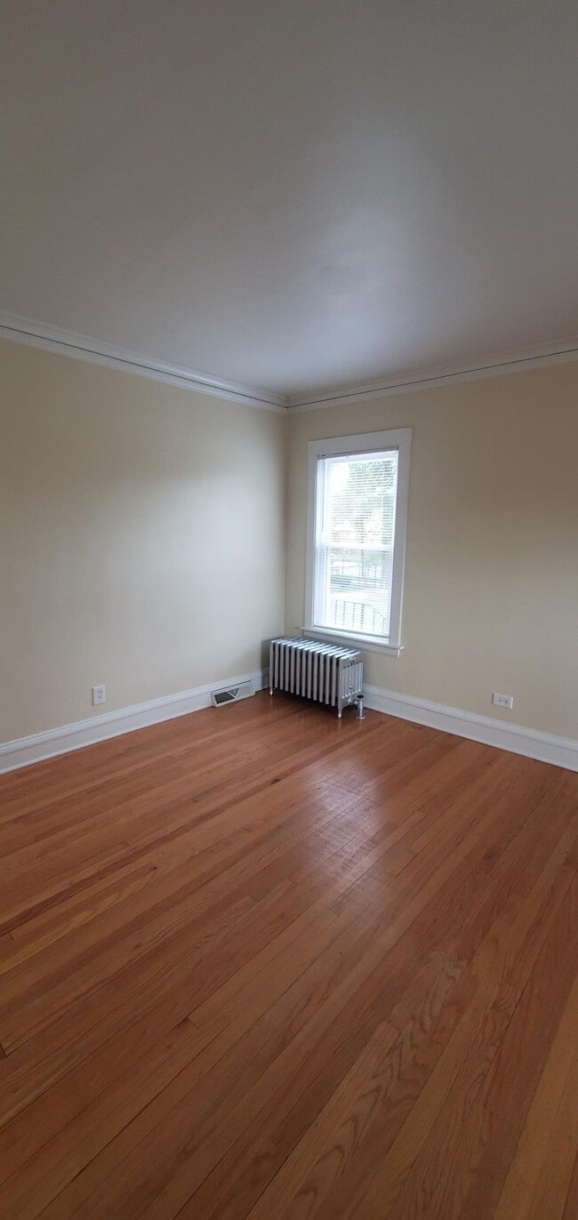 Living room - 7135 W Irving Park Rd