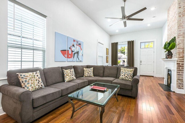 Building Photo - 4018 Tchoupitoulas St