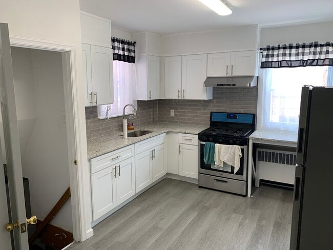 Foto del edificio - Renovated 3 bed 1 bath house for rent
