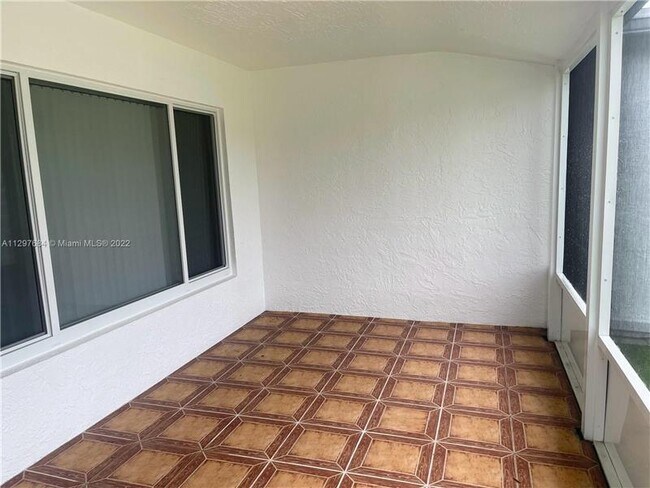 Foto del edificio - 710 SW 50th Terrace