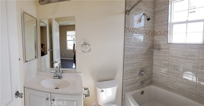 Foto del edificio - 1036 Fernleaf-