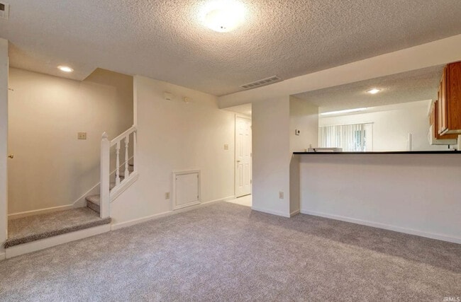 Building Photo - 894 E Sherwood Hills Dr