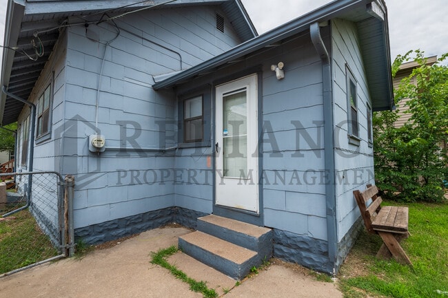Foto del edificio - 1950 N Payne Ave