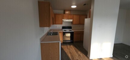 Building Photo - 660 Sunny Ln