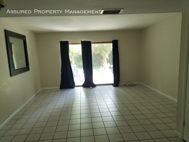 Foto del edificio - 1440 Ridgewood Ave