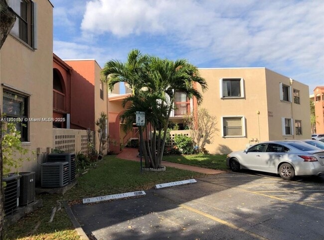 Foto del edificio - 10249 NW 9th St Cir