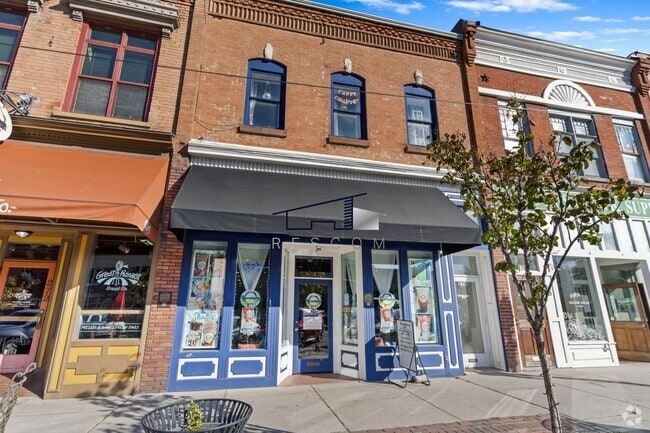 Building Photo - 274 1/2 25th Street, 1