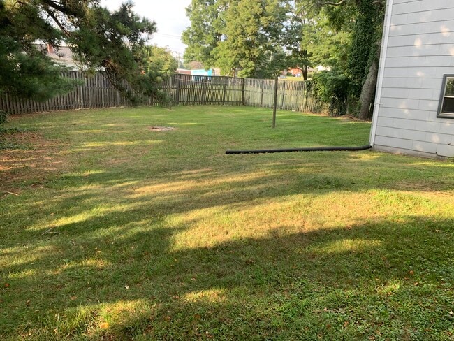 Building Photo - 1708 Grayland St