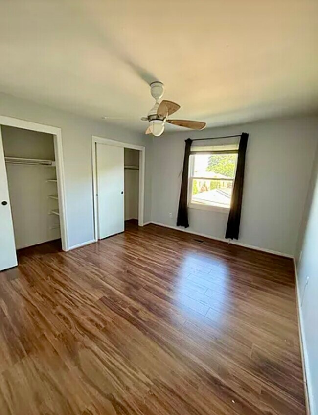 Bed room - 991 Manor Ln
