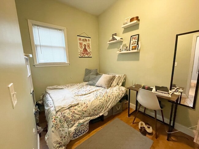 Building Photo - South Boston 2bed / 2bath available Sept 1st $3600