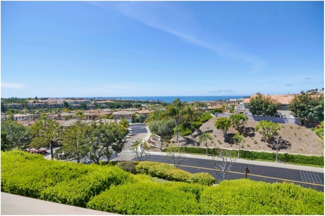 Building Photo - Stunning OCEAN VIEW!