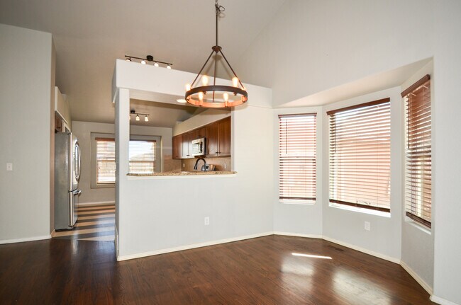 Foto del edificio - 5922 Wolf Village Dr