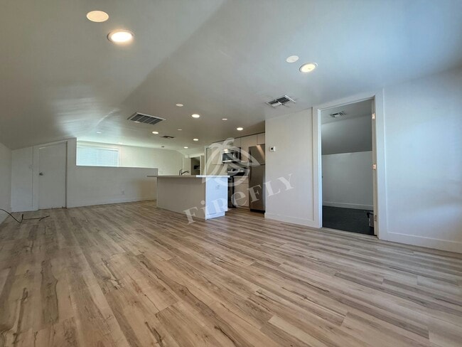 Photo - 1695 E Indianola Ave Apartment