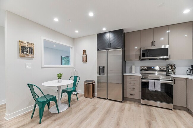 Foto del edificio - 2316 W Estes Ave