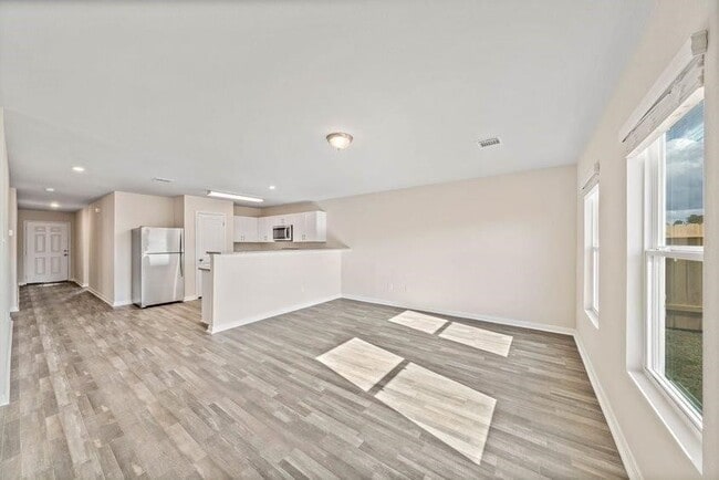 Building Photo - 15549 Briar Forest Dr