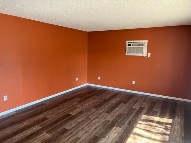 Living Rm - 3650 W 8th St