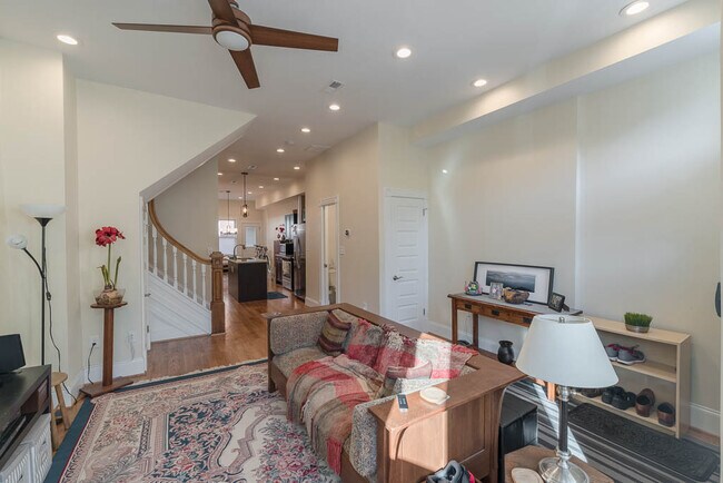 Building Photo - 1004 11th St NE