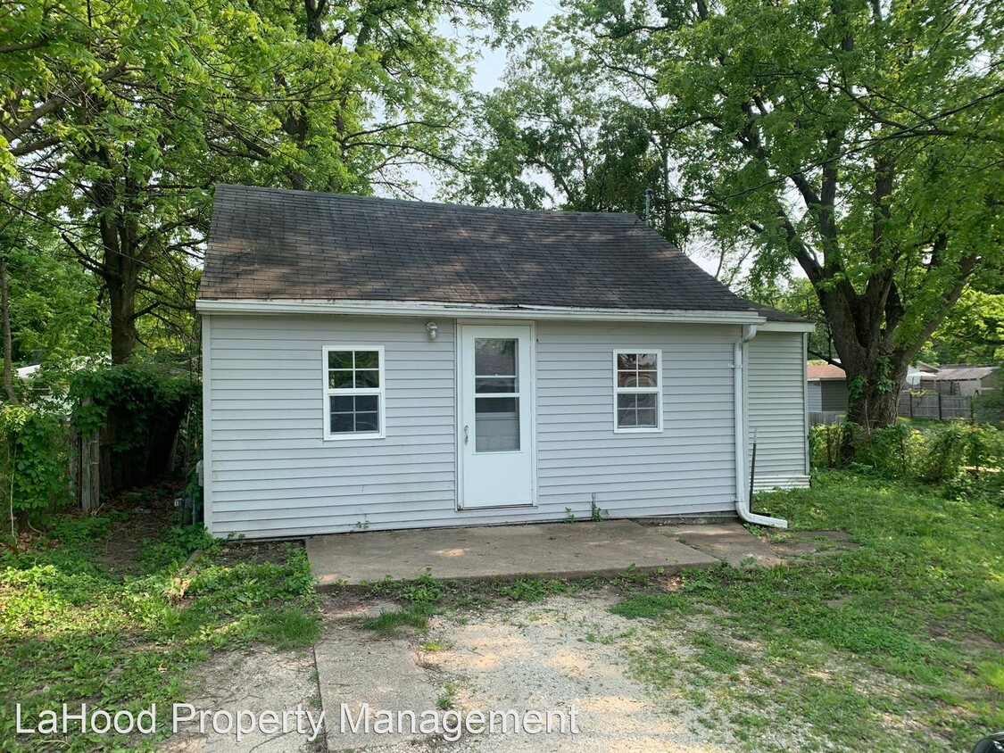 Primary Photo - 3 br, 1 bath House - 323 Oakwood Ave