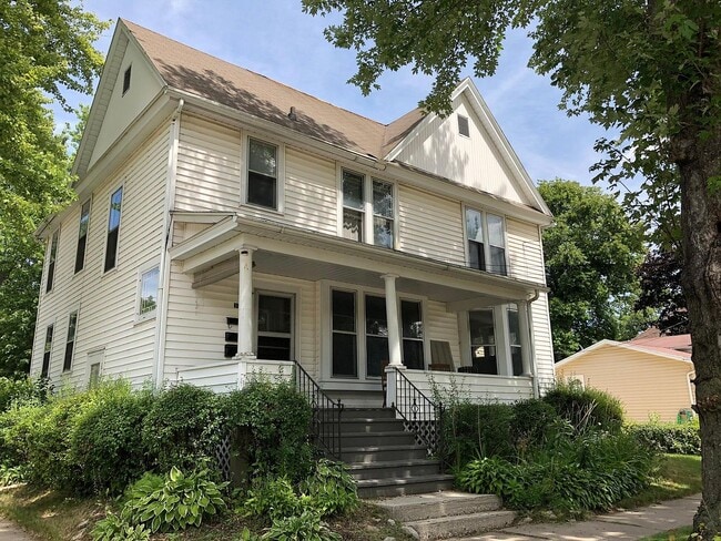 Building Photo - 1016 E North St