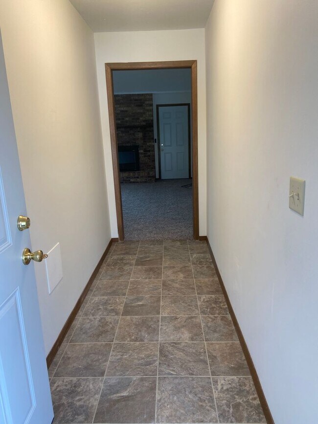 Foto del edificio - Like new, ranch home near Bass Pro, fully ...