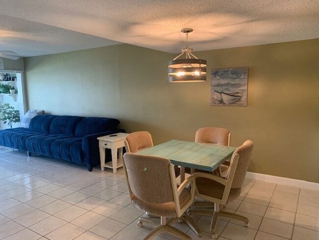Foto del edificio - 2 br, 2 bath House - 2100 N. Peninsula Dr....