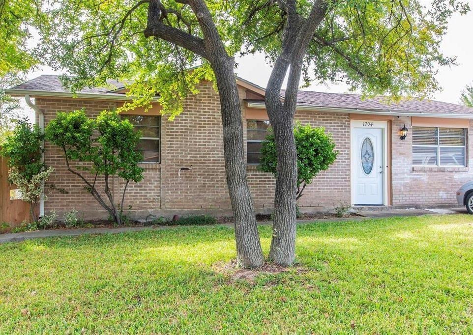 Foto principal - 1704 Magnolia Dr