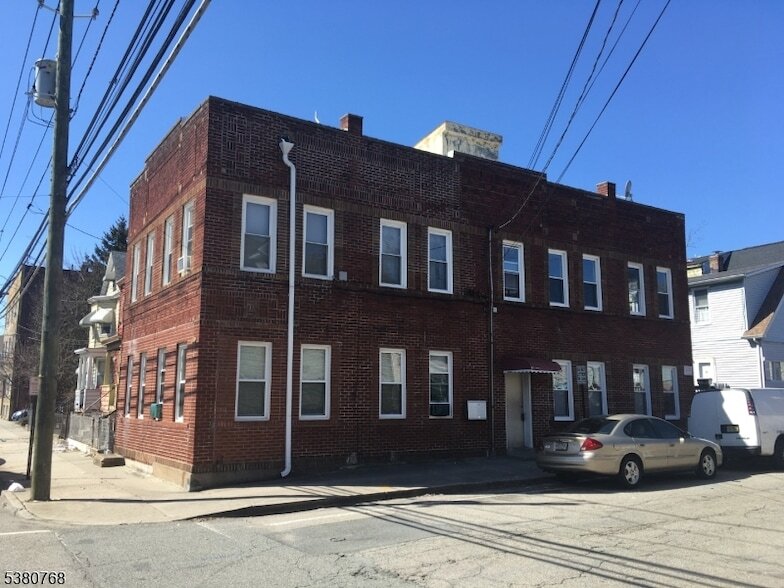 Primary Photo - 256 Ackerman Ave