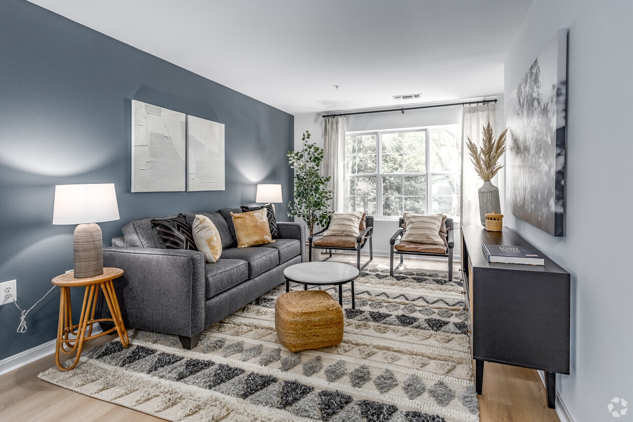 J Harbor Park at North Point 11410 Esplanade Reston, VA Apartments