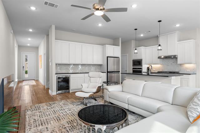 Foto del edificio - 3442 HERITAGE Pl