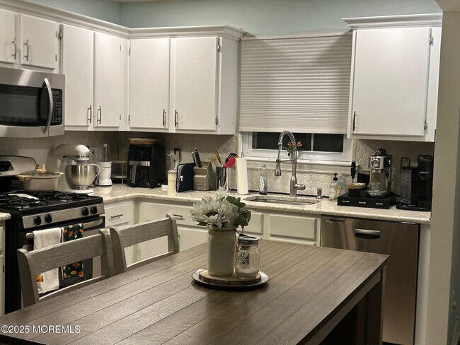 Foto del edificio - 182 Tulip Ln