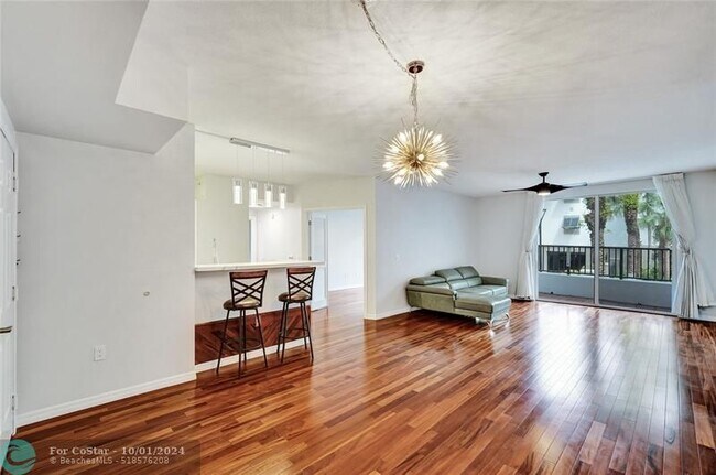 Building Photo - 2421 NE 65th St