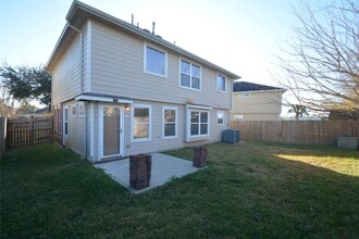 Building Photo - 11015 Shumard Oak Ct