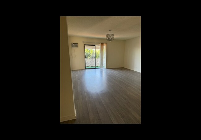 Building Photo - 6841 Coldwater Canyon Ave