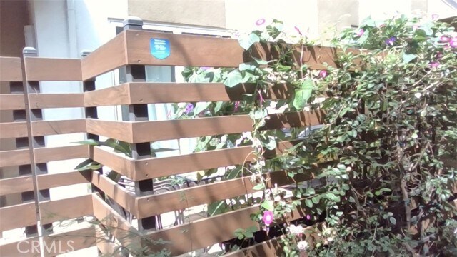 Foto del edificio - 1528 W Artesia Square