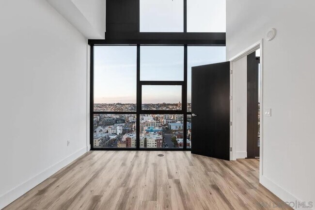 Foto del edificio - 1440 Columbia St