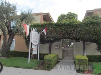 Foto principal - 1838 S Bundy Dr