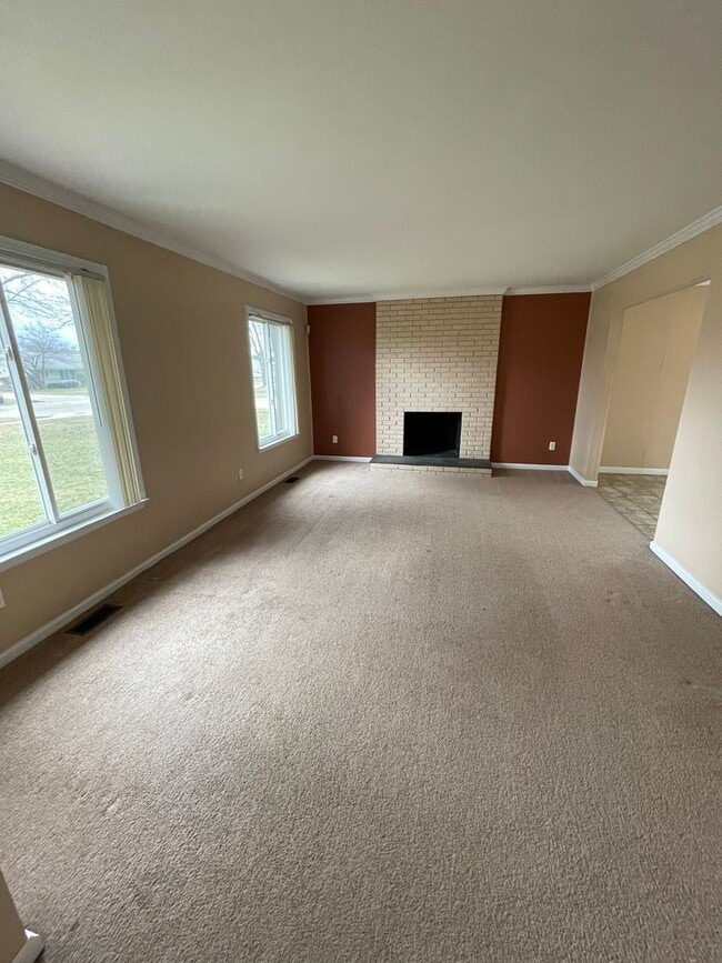 Building Photo - Beautiful Ranch in Desirable Neighborhood