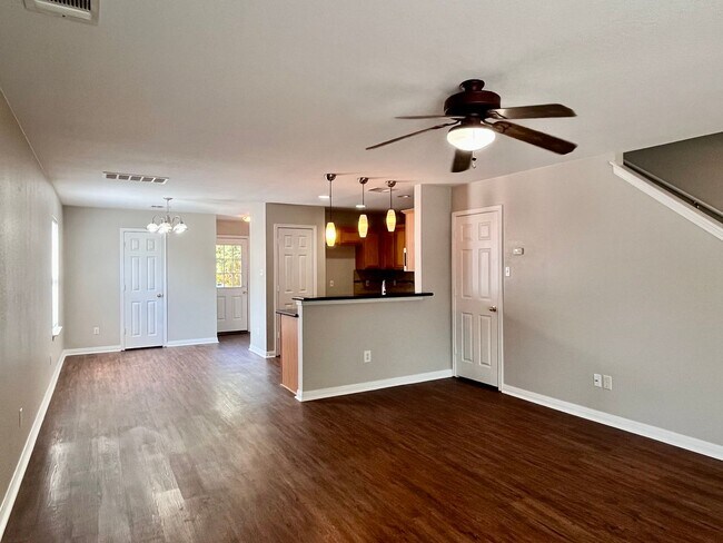 Building Photo - 2845 Deerfern Ln