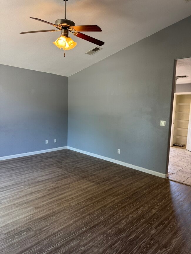 Building Photo - 5619 E Pitt Ave