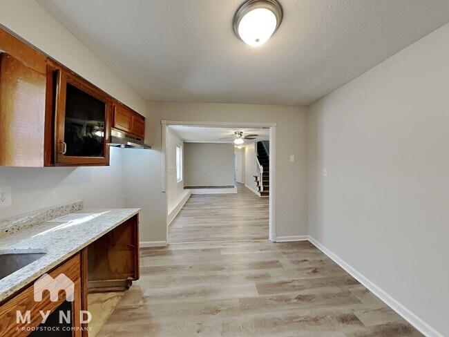 Building Photo - 1713 Homedale Ave