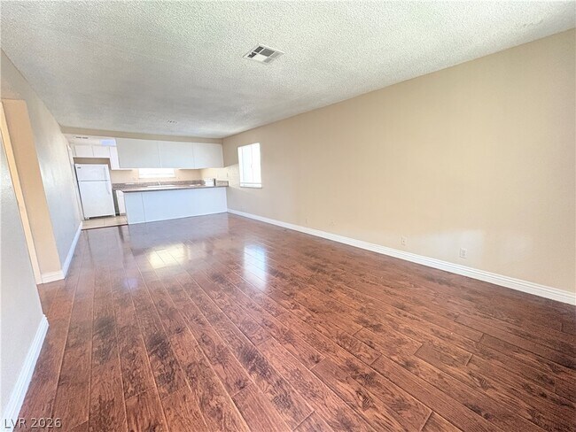 Foto del edificio - 4689 W Sand Creek Ave