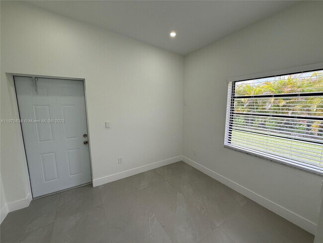 Foto del edificio - 2244 SW 82nd Pl
