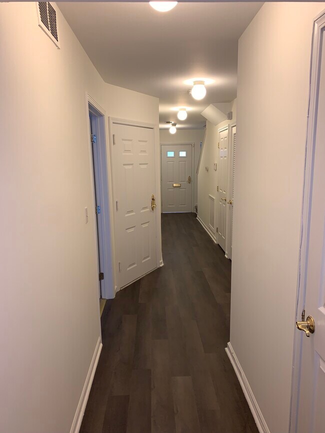 Foto del edificio - 1330 N Marshall St