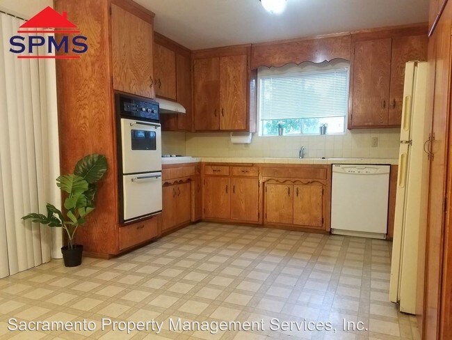 Building Photo - 2 br, 1.5 bath Apartment - 2500 N Street